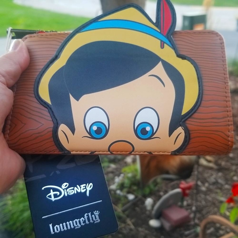 LOUNGEFLY👑 DISNEY PINOCCHIO & JIMINI CRICKET WALLET